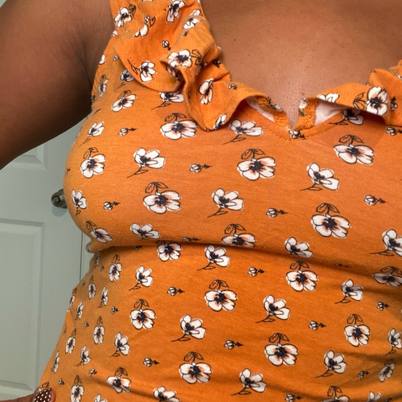 Floral Ruffle Neck Orange Top - Picture 2 of 3